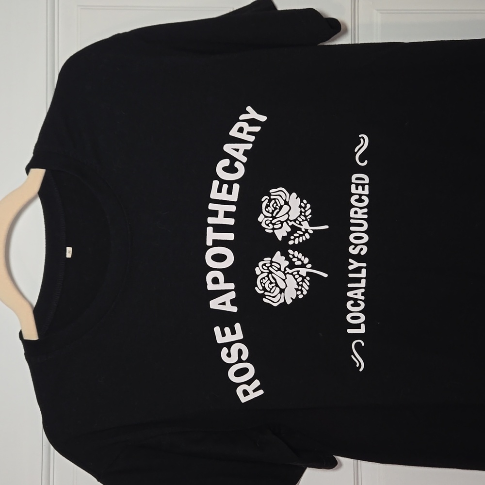Schitt's Creek Rose Apothecary Short Sleeve T-Shirt - Picture 2 of 4